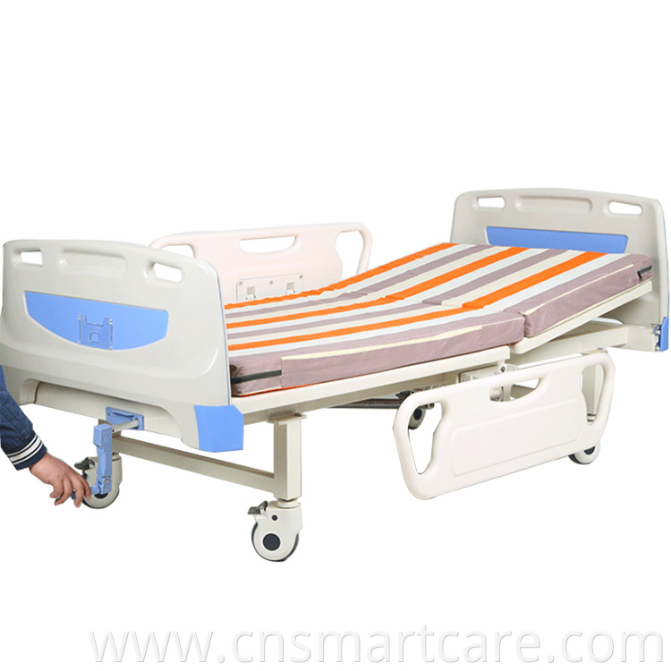 One Manual Crank Hospital Nursing Care Bed For Medical Equipment